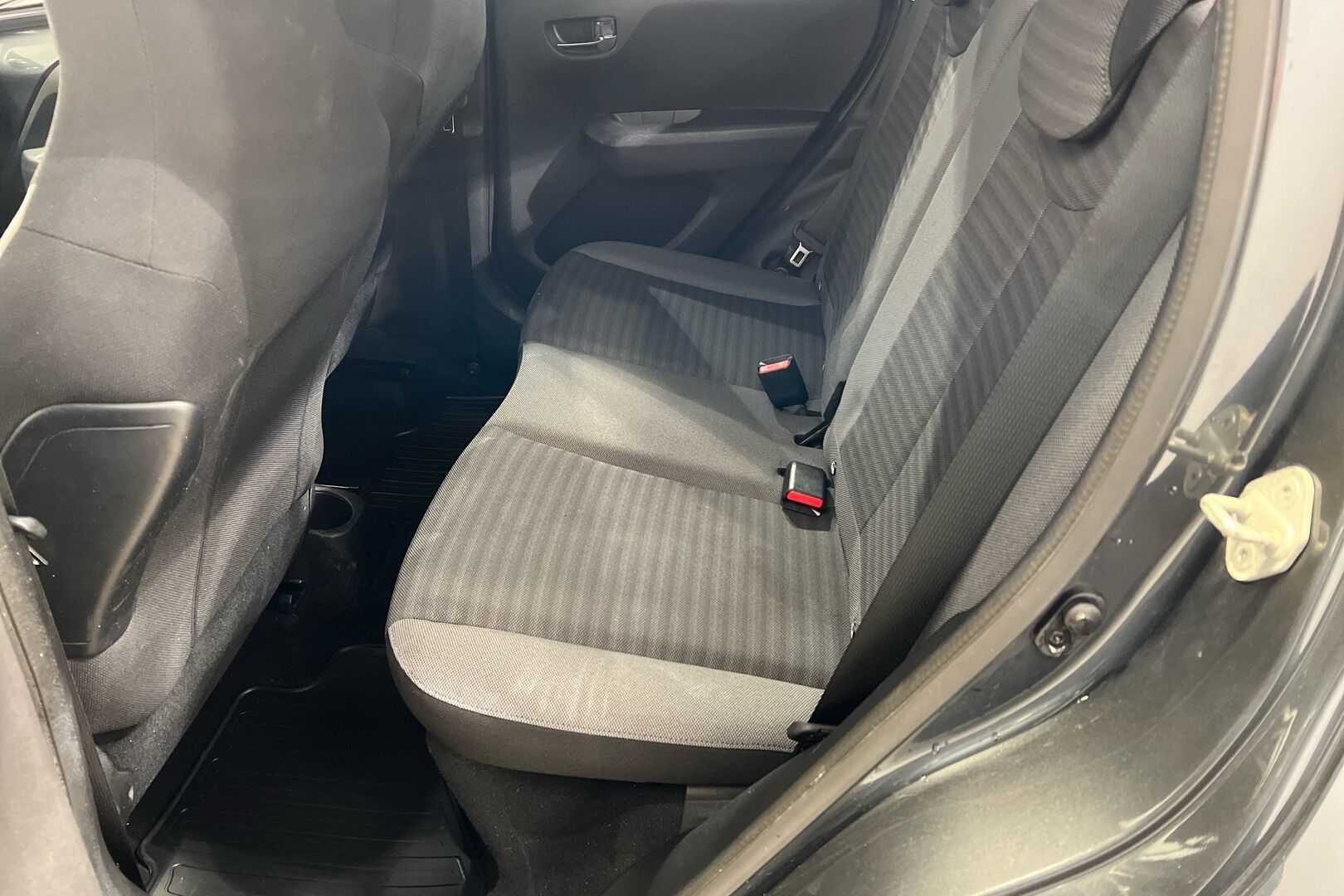 Toyota AYGO iso kuva 11