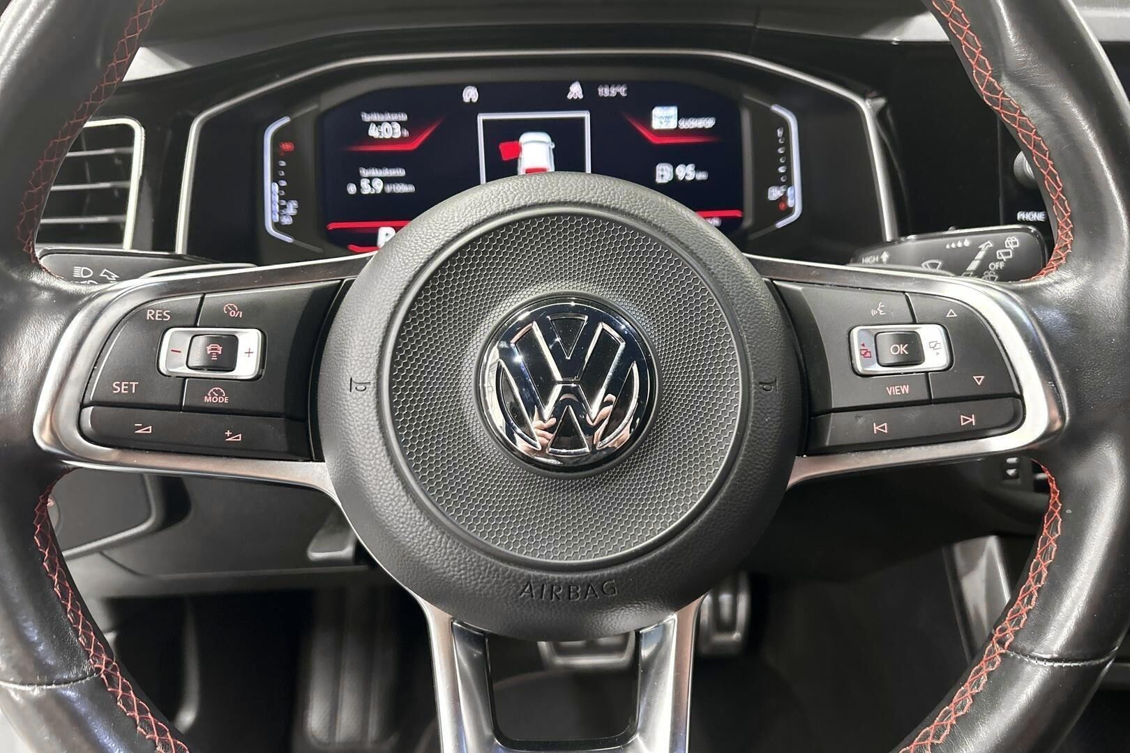 Volkswagen Polo iso kuva 18