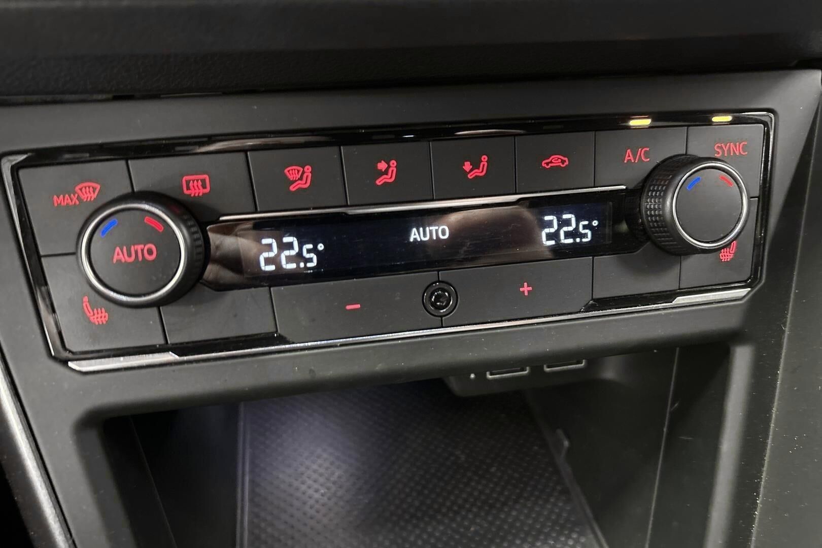 Volkswagen Polo iso kuva 21