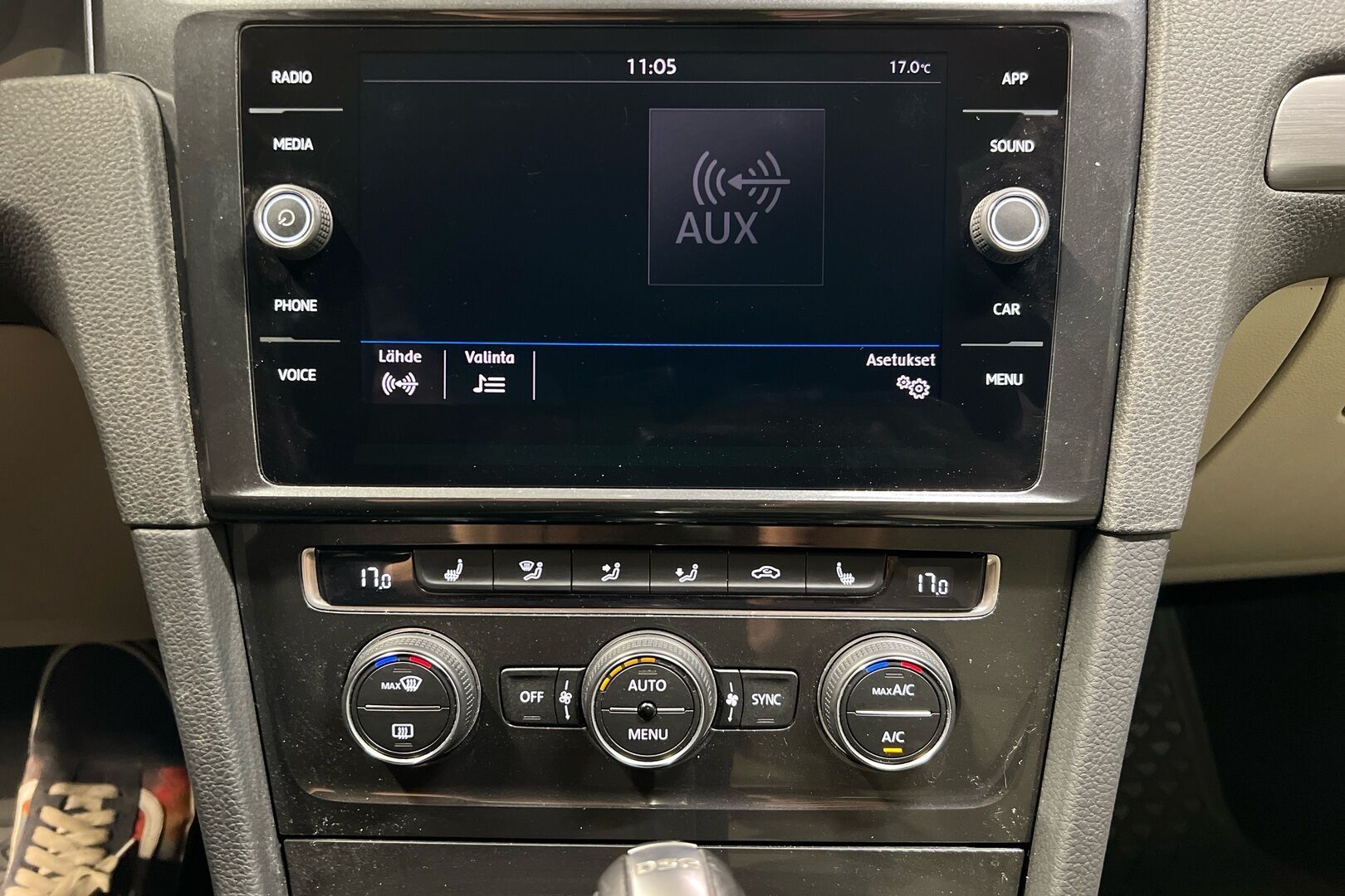 Volkswagen Golf iso kuva 12