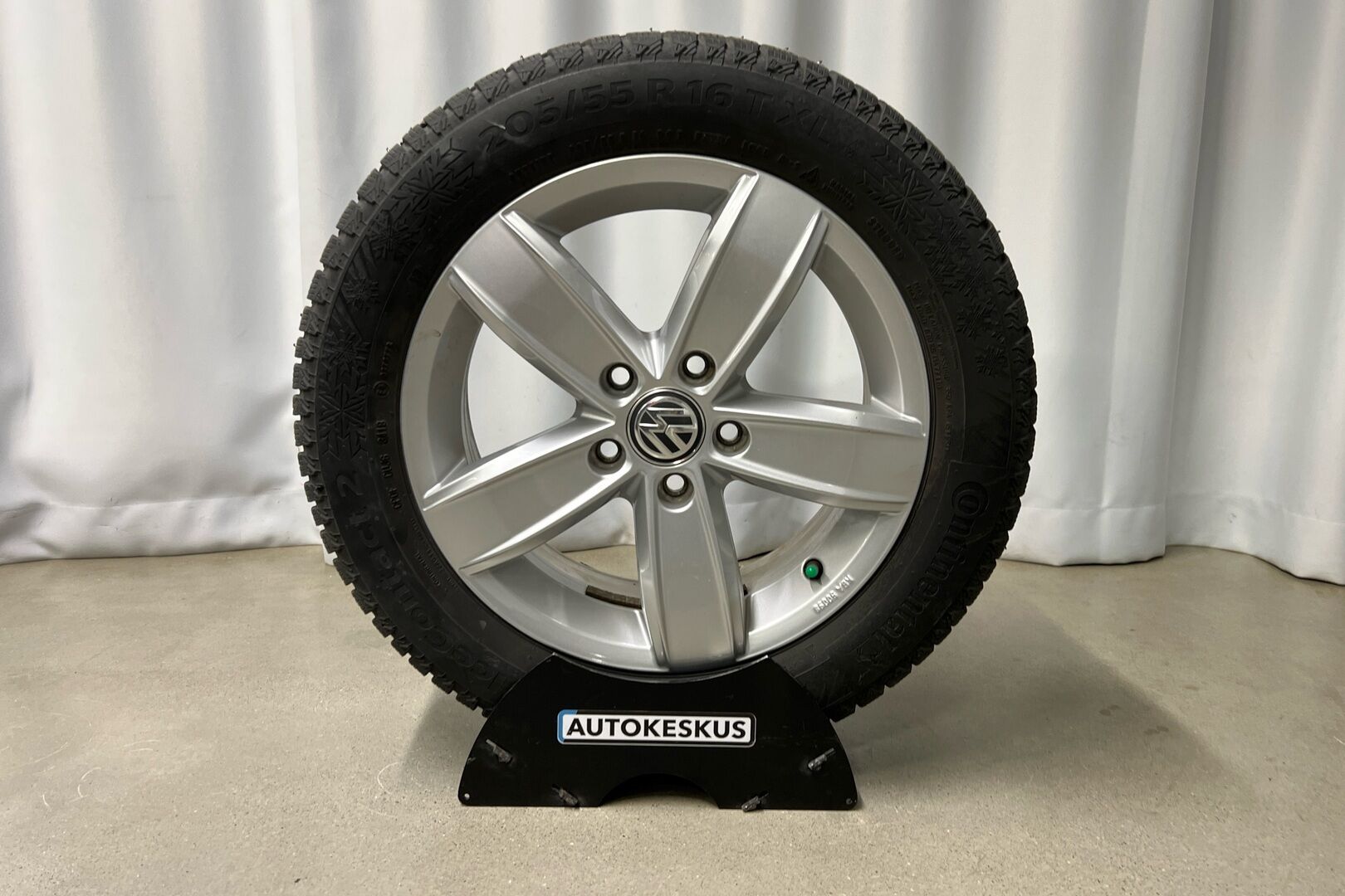 Volkswagen Golf iso kuva 13