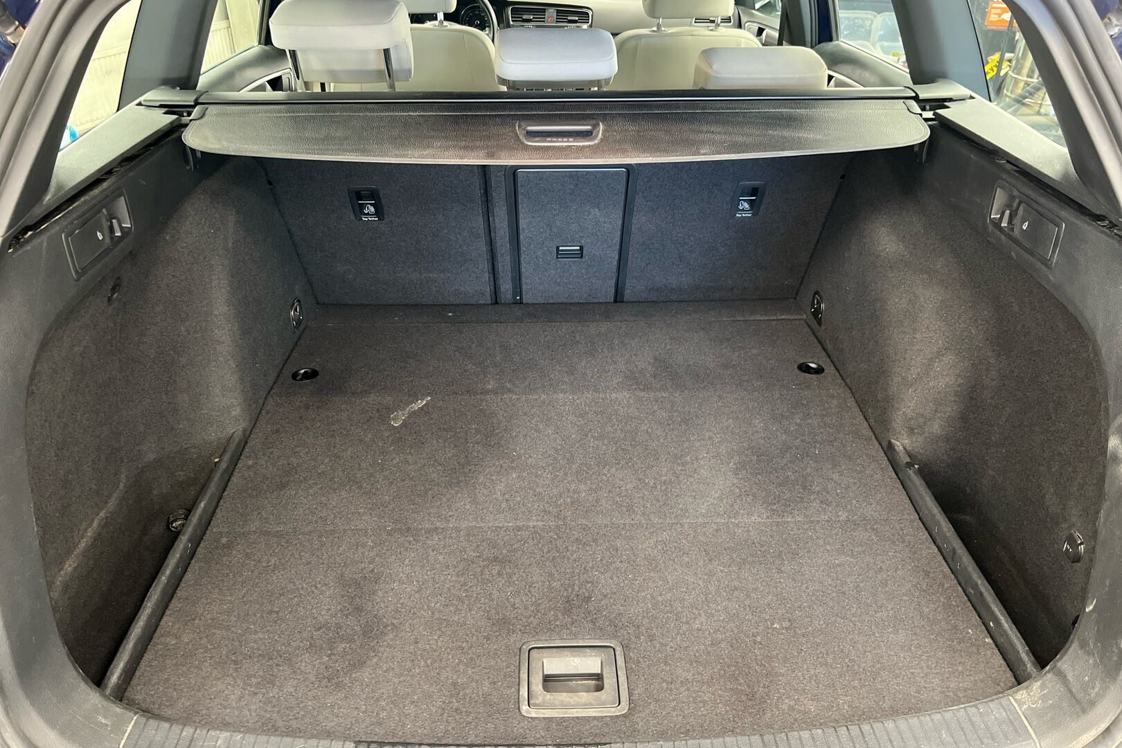 Volkswagen Golf iso kuva 9