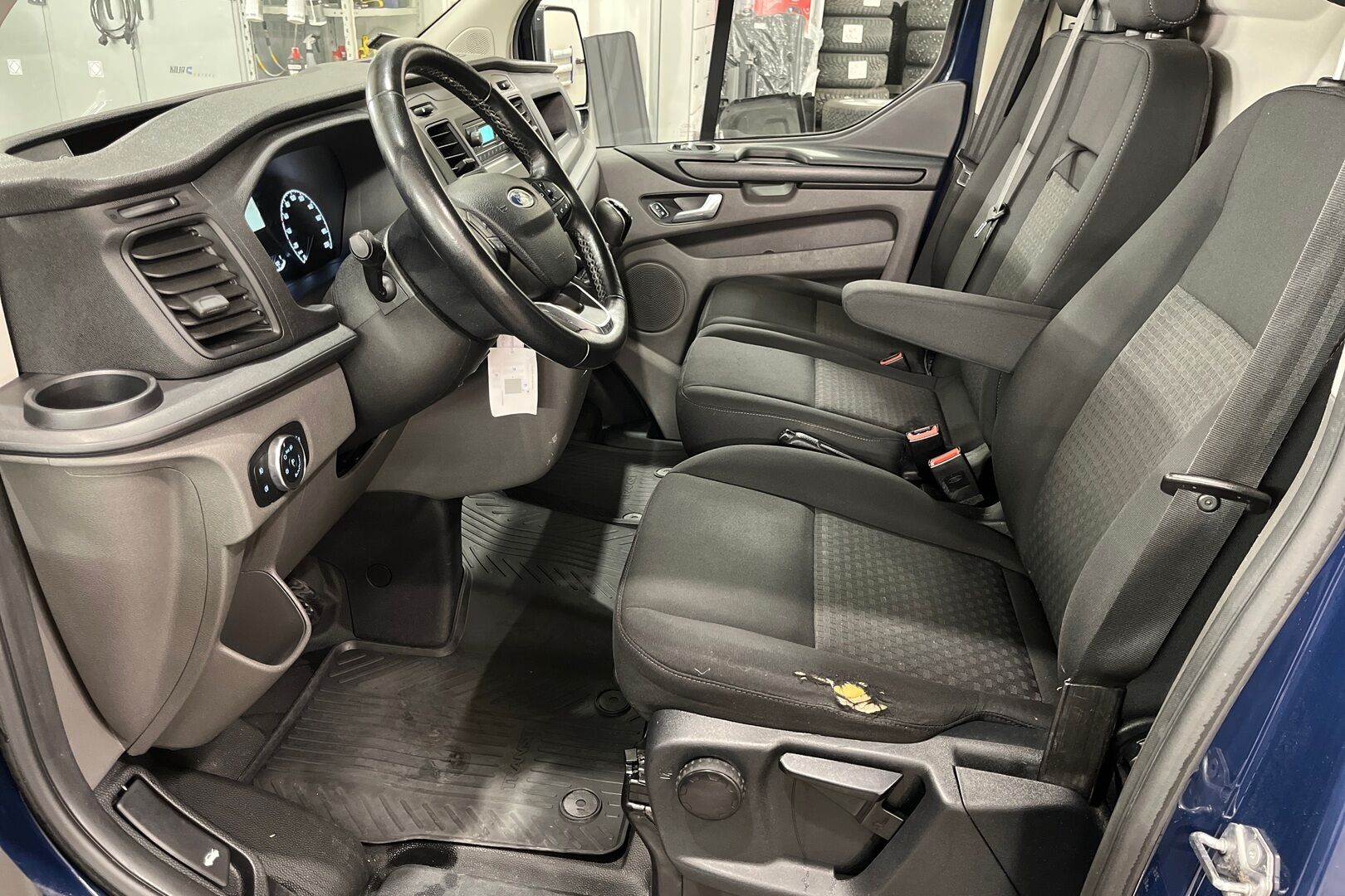 Ford Transit Custom iso kuva 7