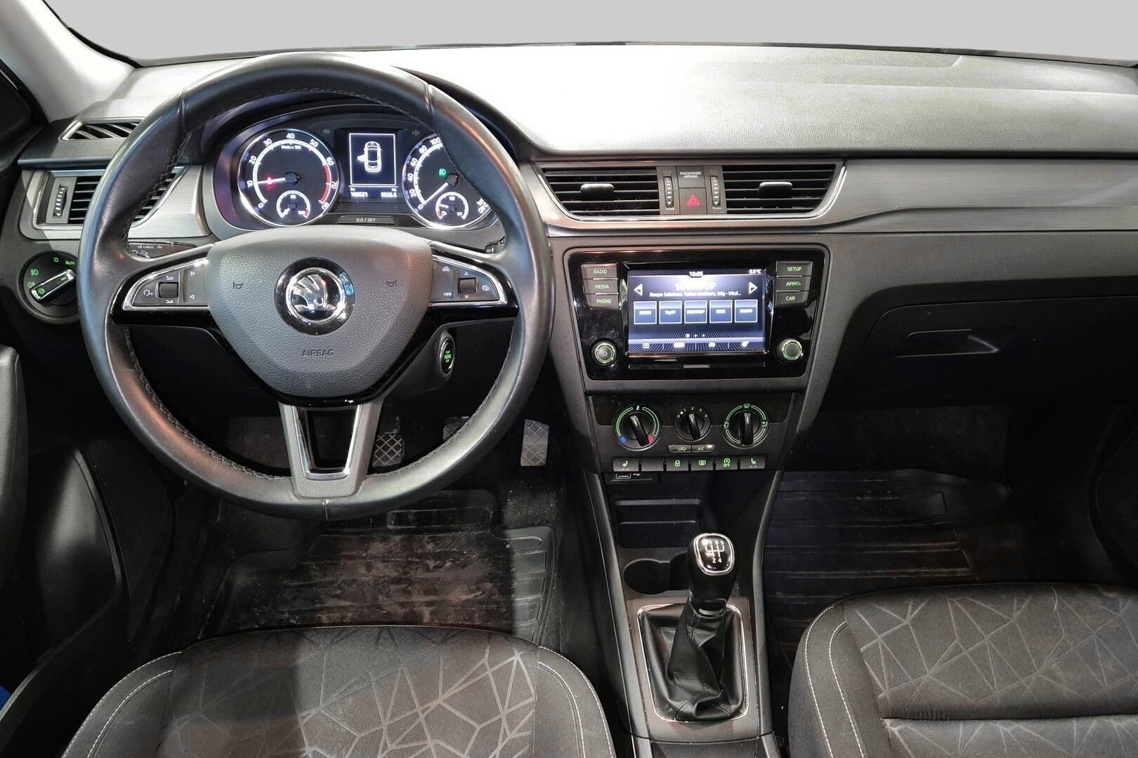 Skoda Rapid iso kuva 2