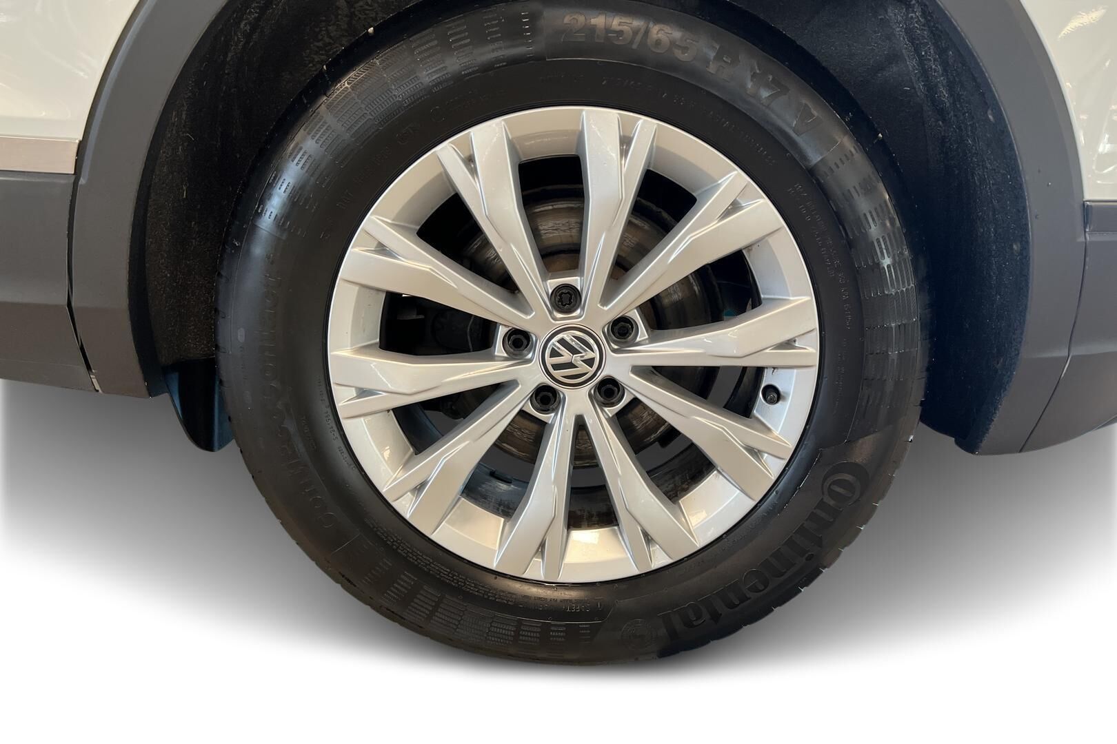 Volkswagen Tiguan iso kuva 12