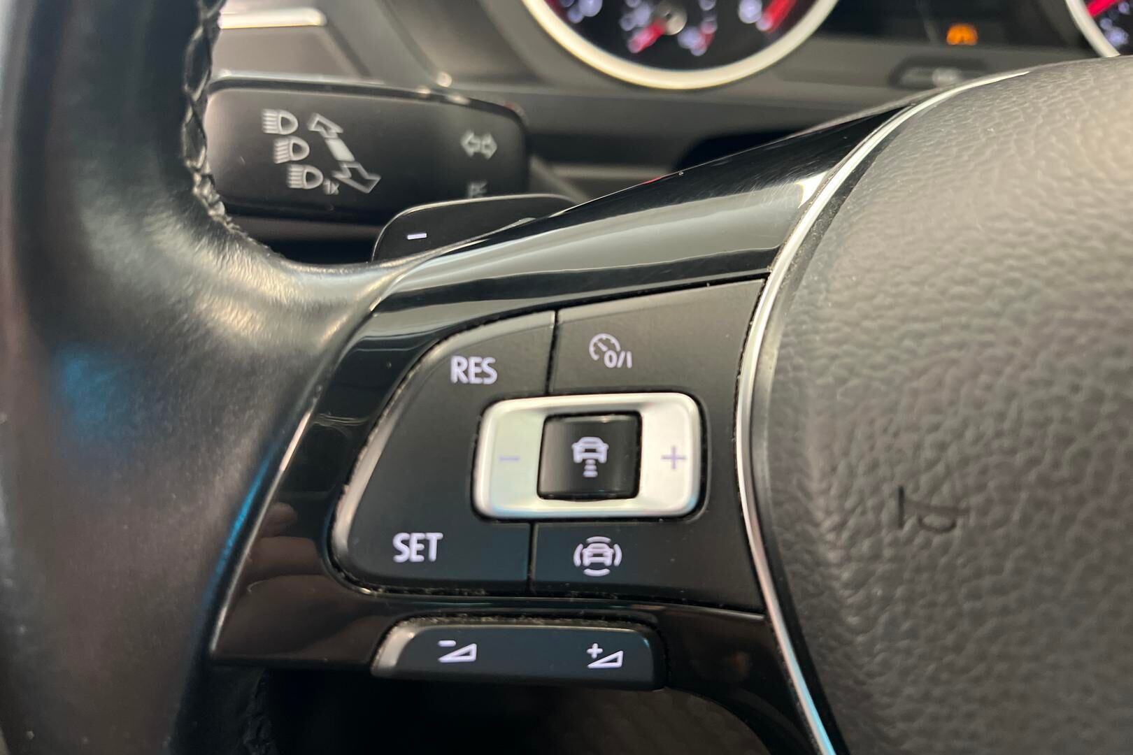Volkswagen Tiguan iso kuva 16