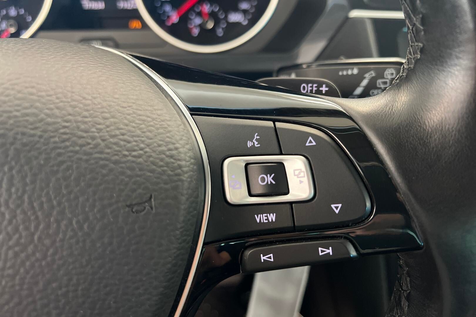 Volkswagen Tiguan iso kuva 17