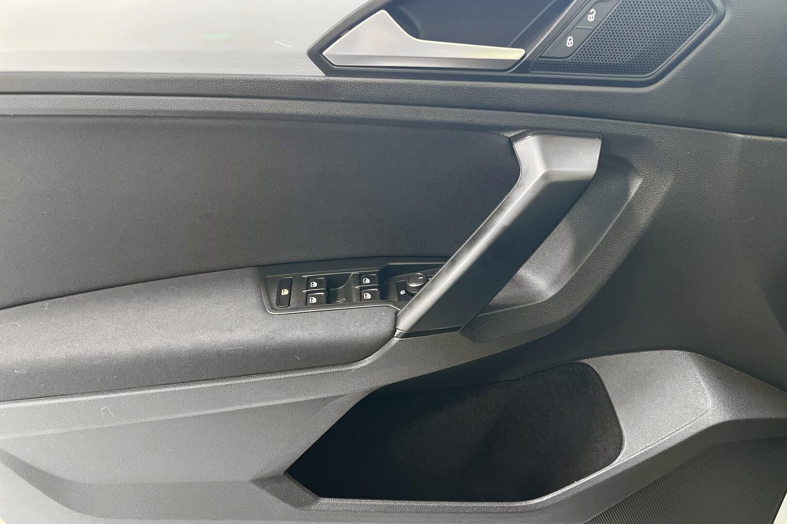 Volkswagen Tiguan iso kuva 19