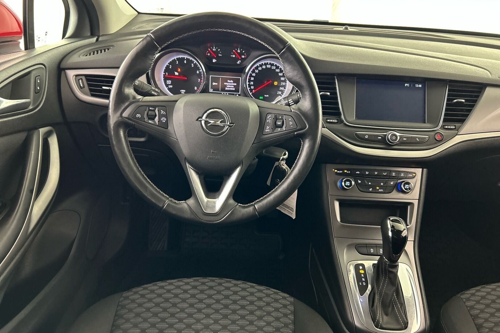 Opel Astra iso kuva 7