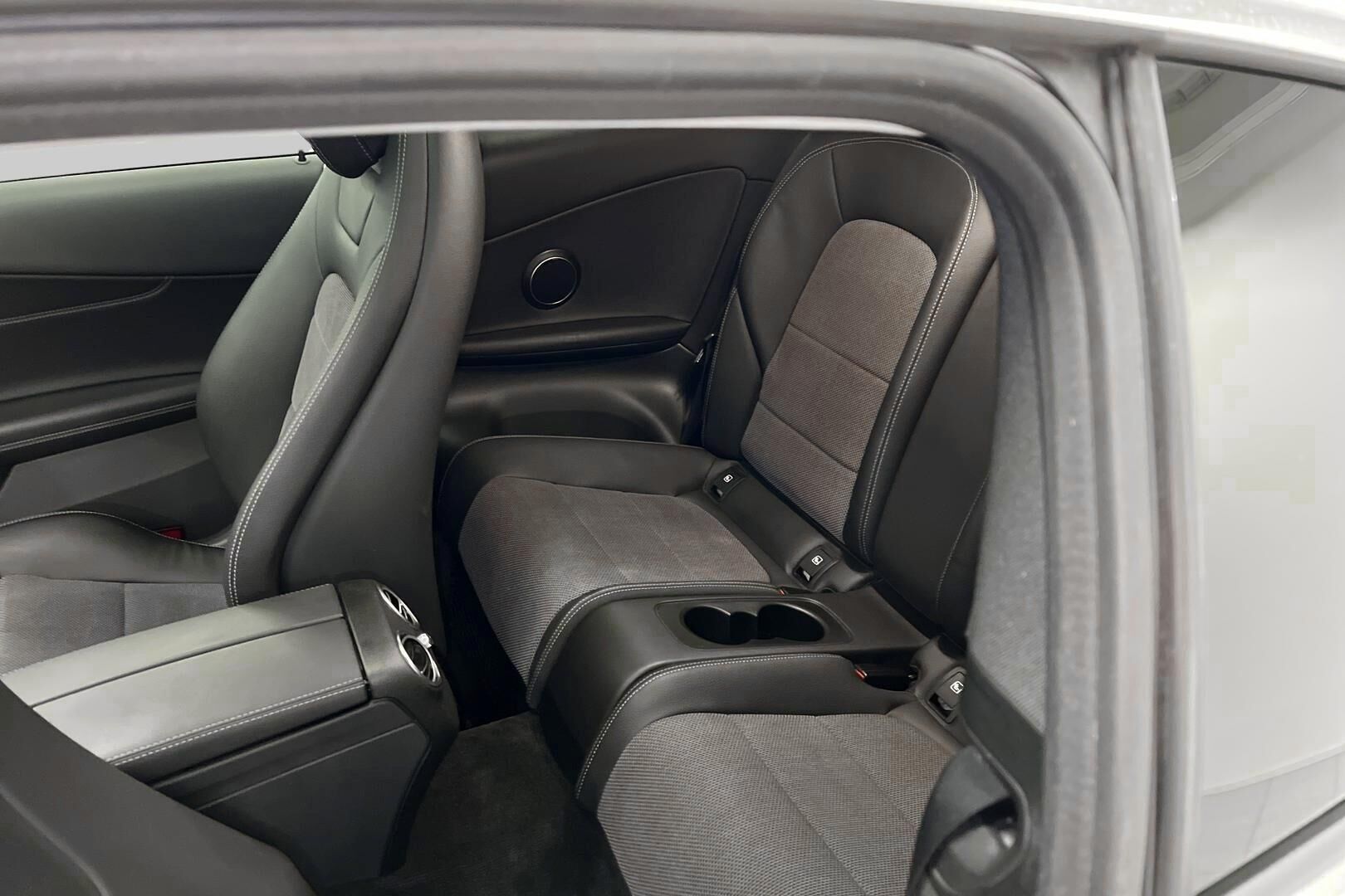 Mercedes-Benz C iso kuva 10