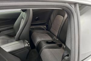 Mercedes-Benz C esikatselu 10