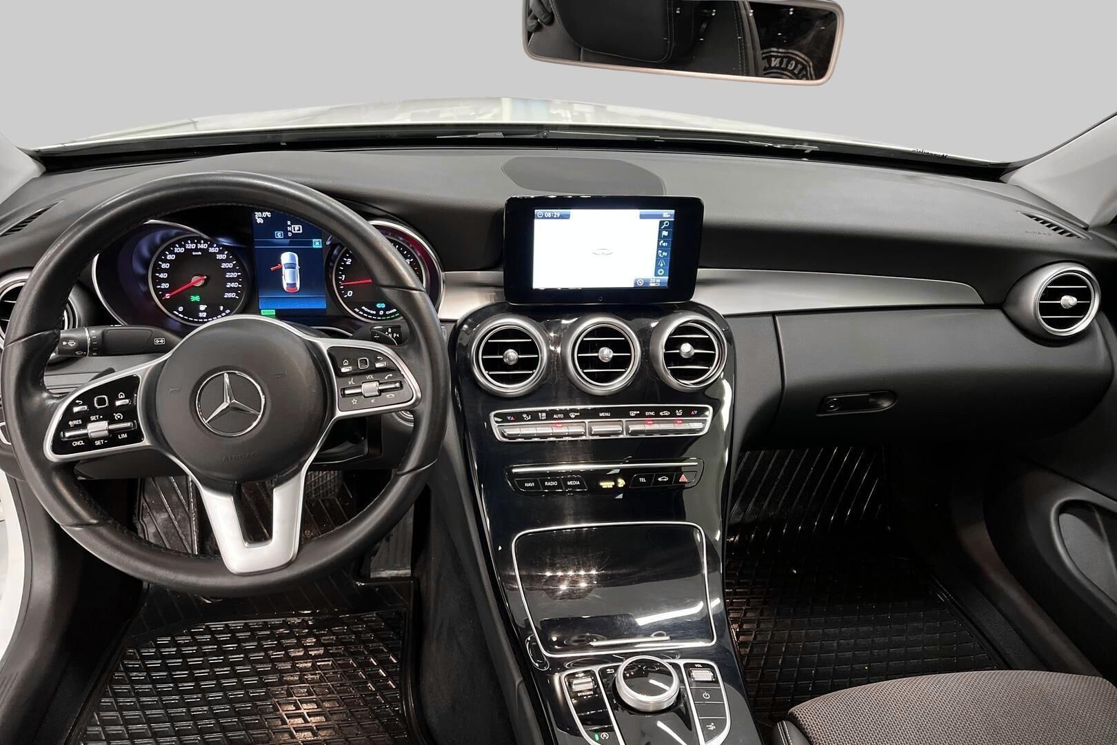 Mercedes-Benz C iso kuva 11