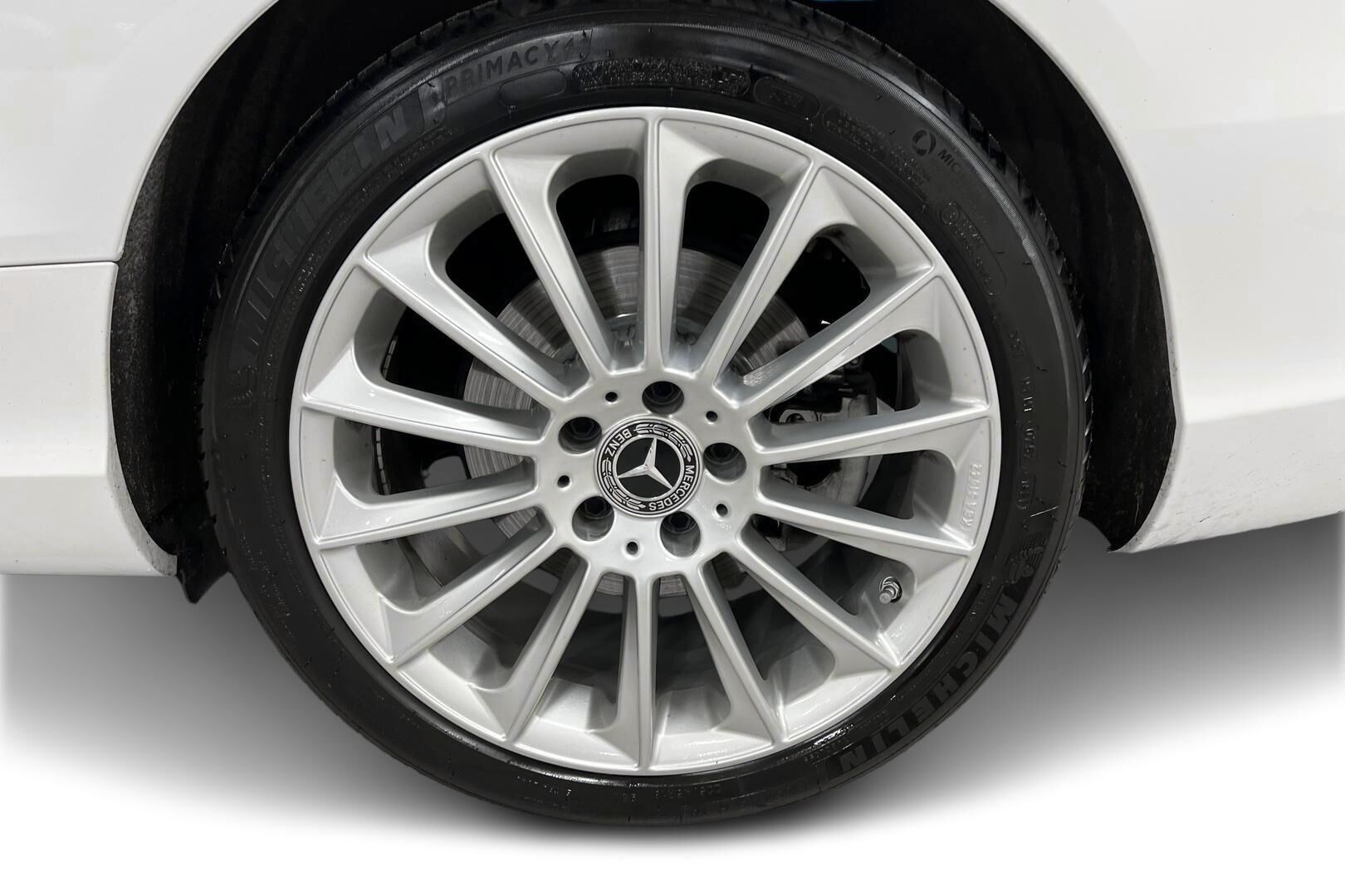 Mercedes-Benz C iso kuva 13