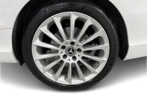 Mercedes-Benz C esikatselu 13