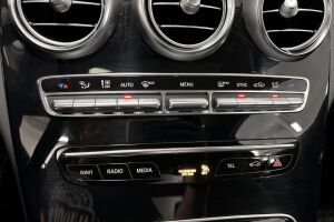 Mercedes-Benz C esikatselu 16