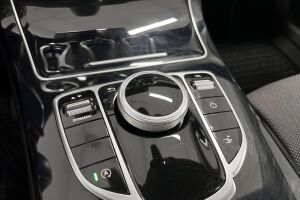 Mercedes-Benz C esikatselu 17