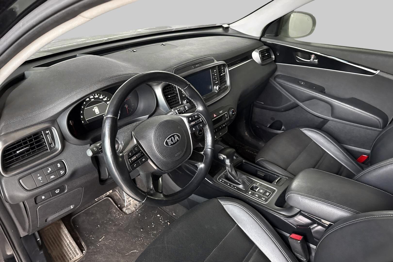 Kia Sorento iso kuva 2