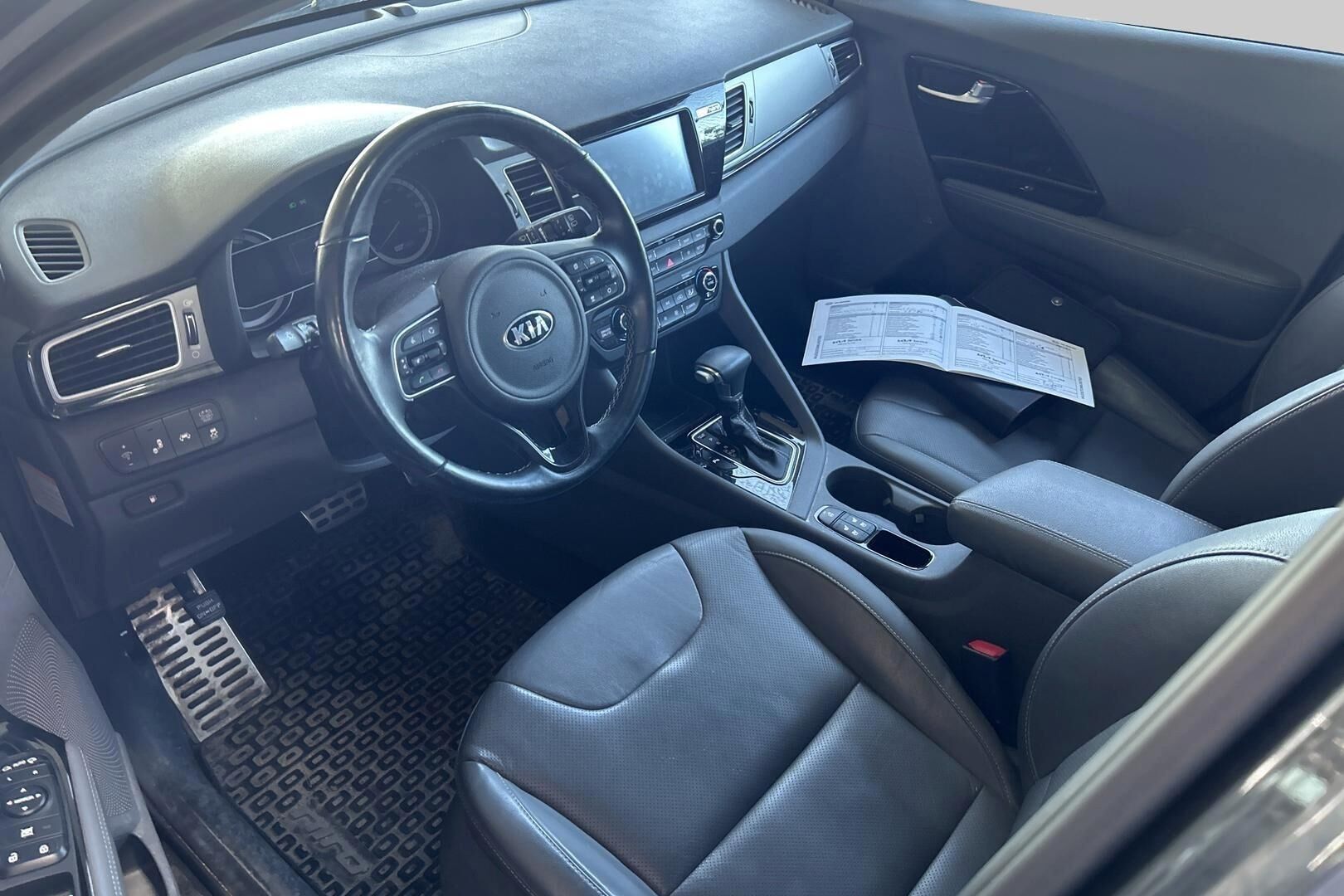 Kia Niro iso kuva 2