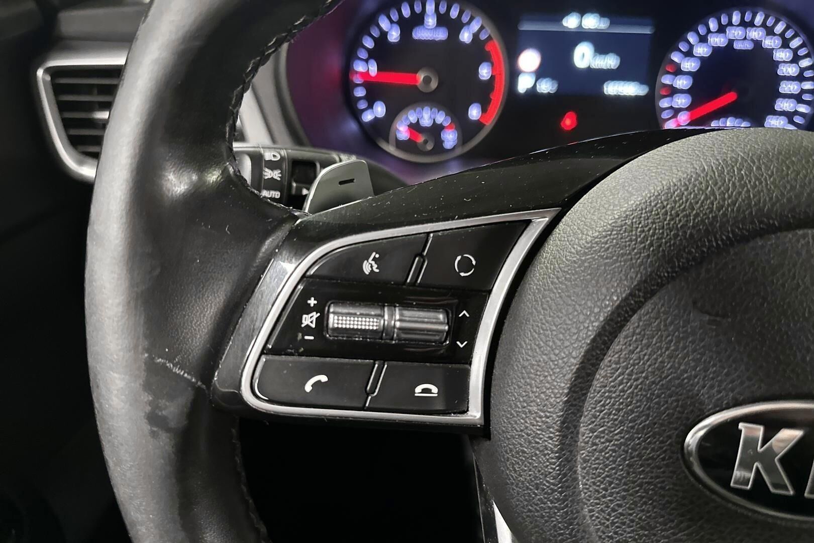 Kia Optima iso kuva 14