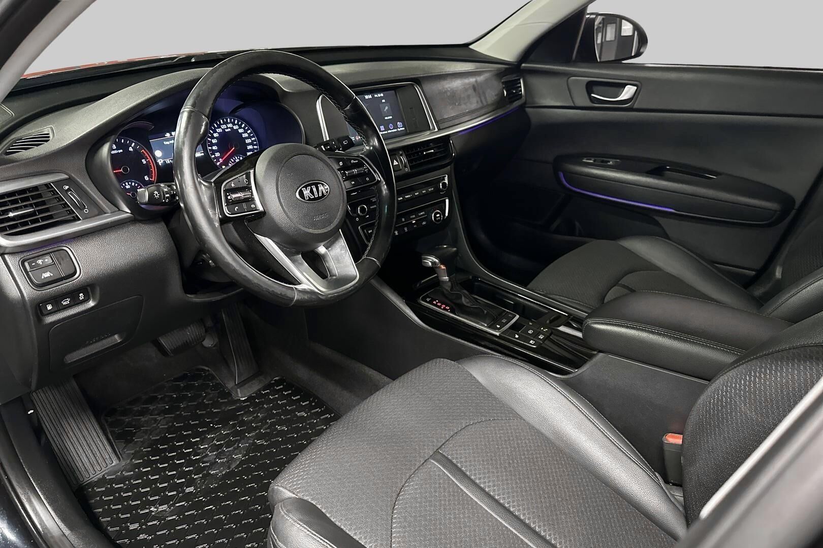 Kia Optima iso kuva 7