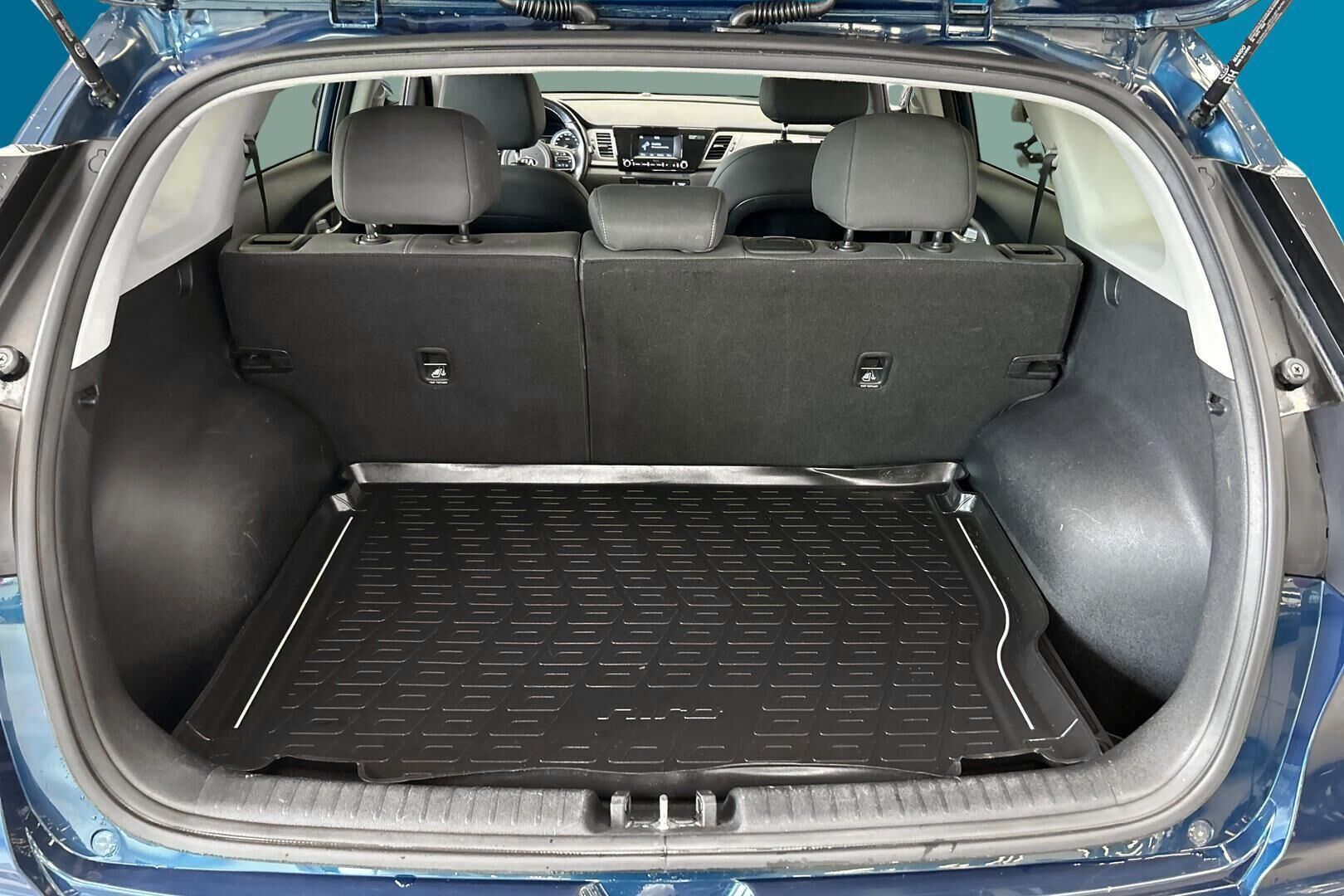 Kia Niro iso kuva 12