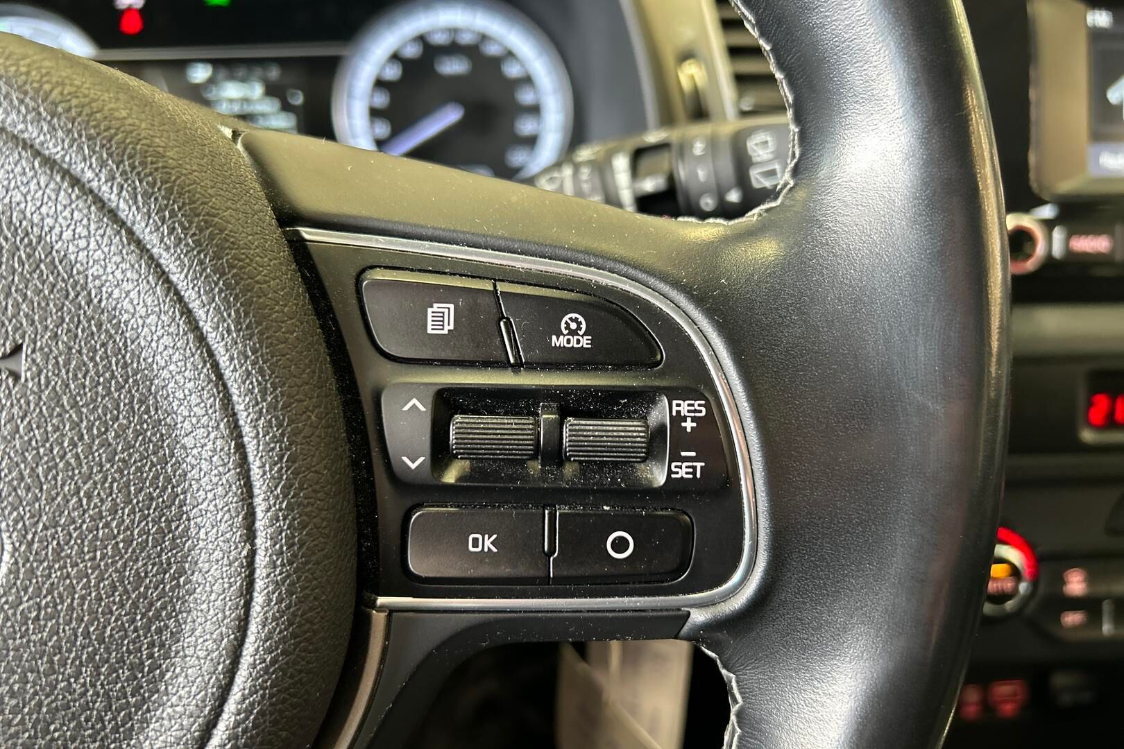 Kia Niro iso kuva 16