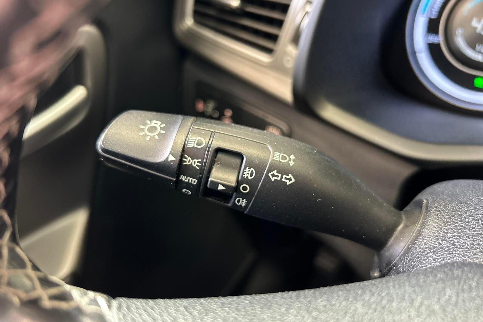 Kia Niro iso kuva 19