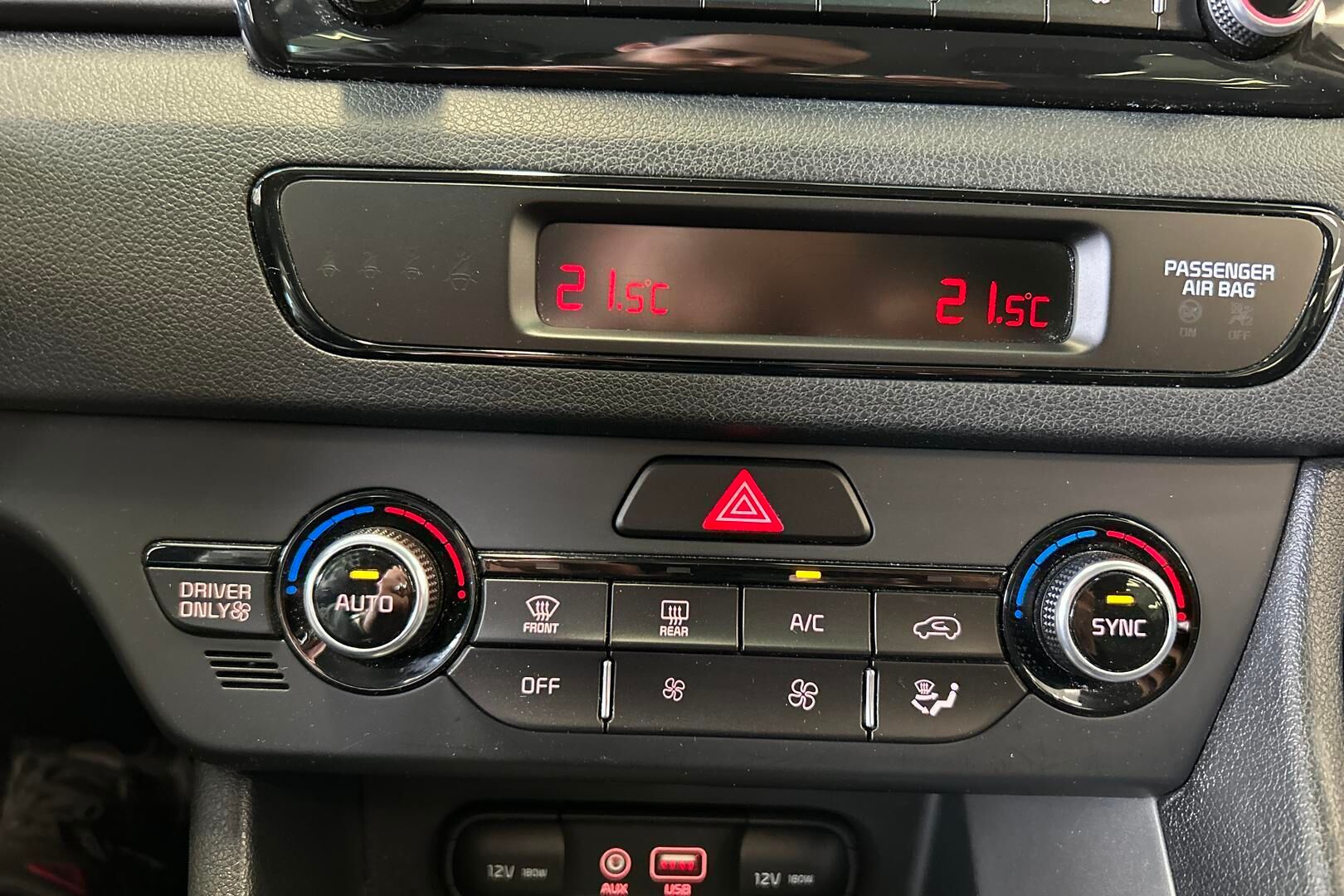 Kia Niro iso kuva 24