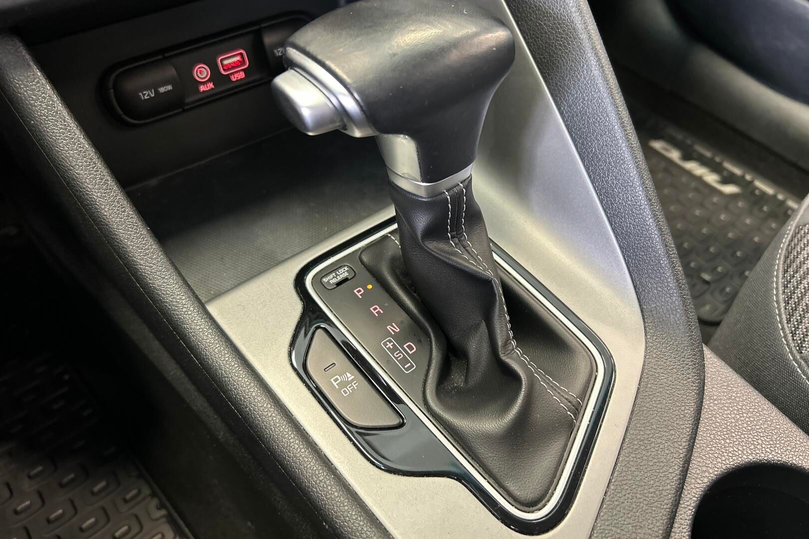 Kia Niro iso kuva 26