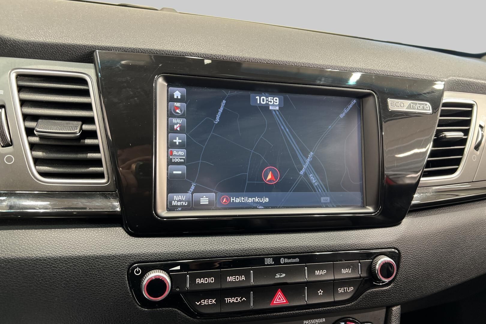 Kia Niro iso kuva 14