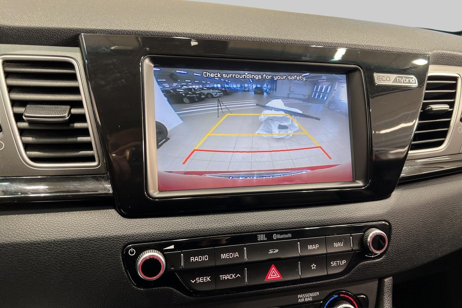 Kia Niro iso kuva 15