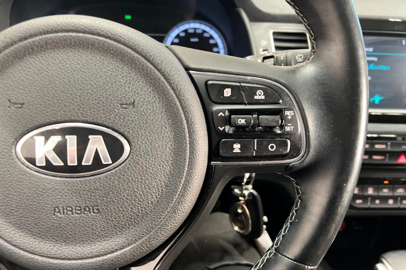 Kia Niro iso kuva 23