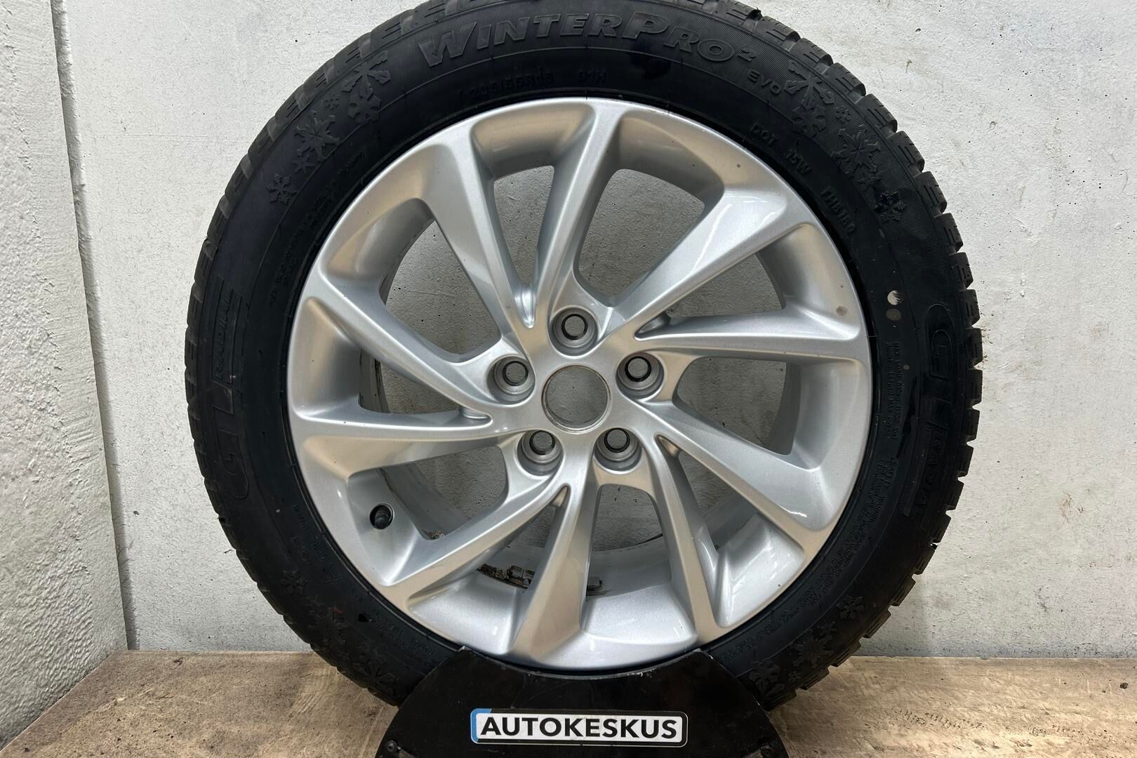Opel Astra iso kuva 13