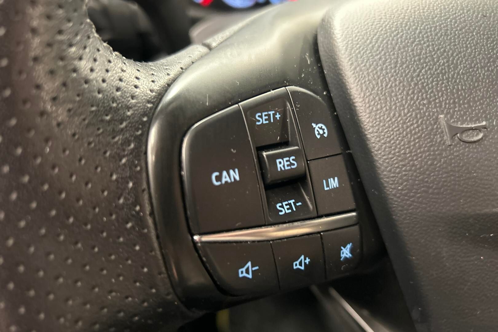 Ford Fiesta iso kuva 16
