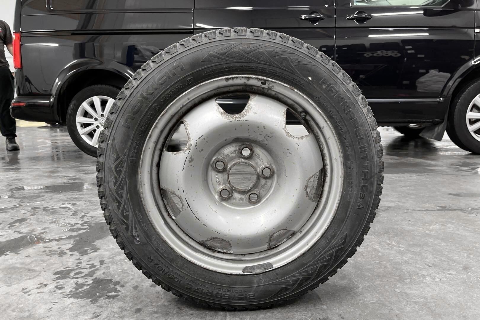 Volkswagen Transporter iso kuva 12