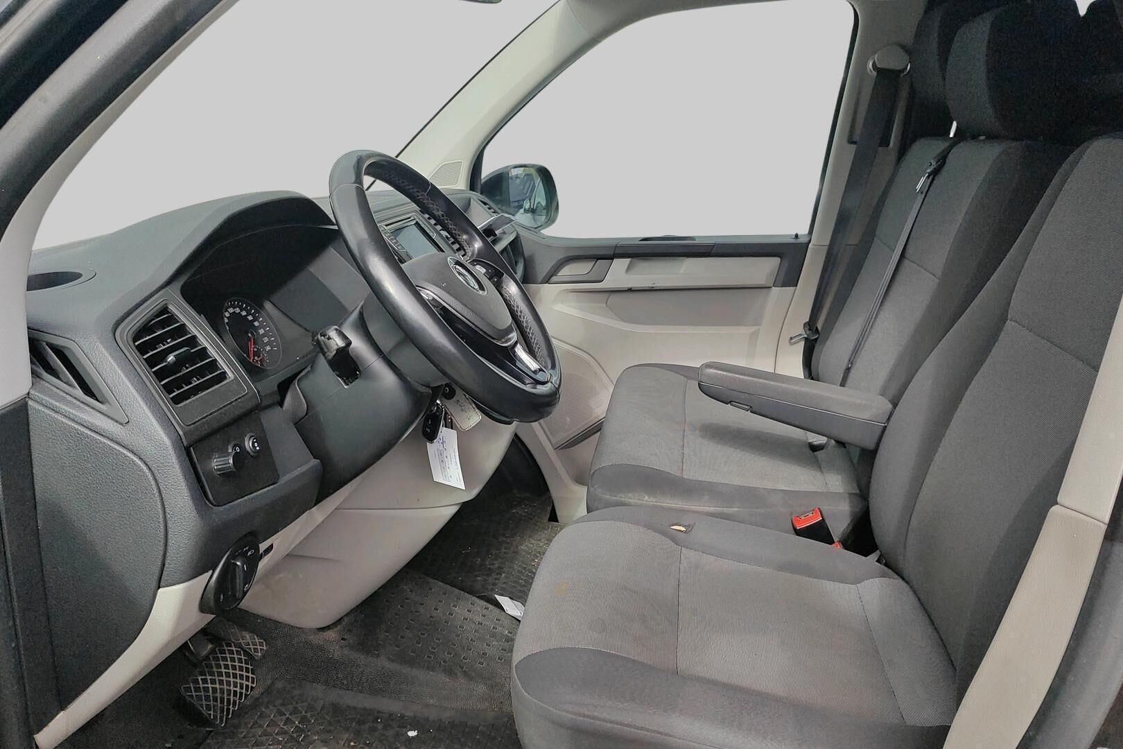 Volkswagen Transporter iso kuva 2