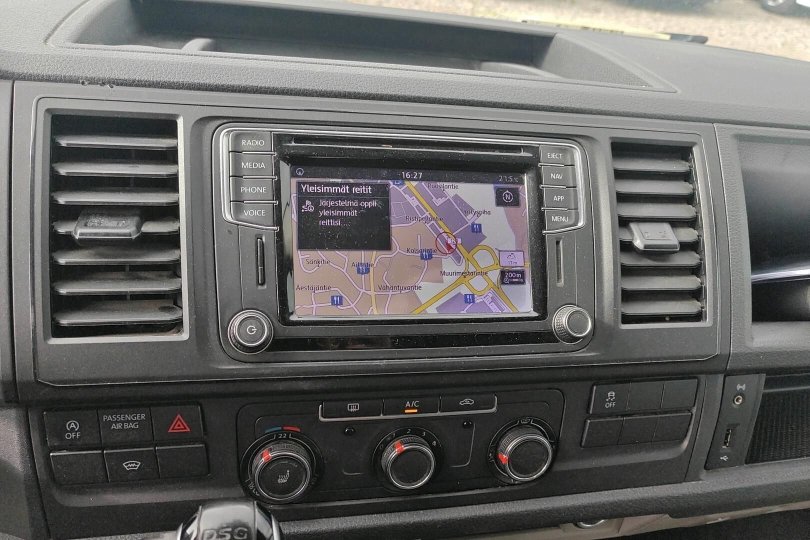 Volkswagen Transporter iso kuva 3