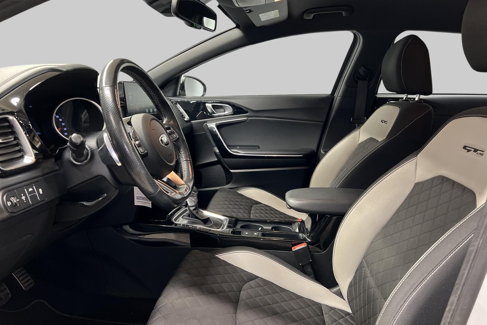 Kia ProCeed iso kuva 9