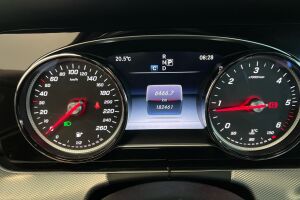 Mercedes-Benz E esikatselu 12