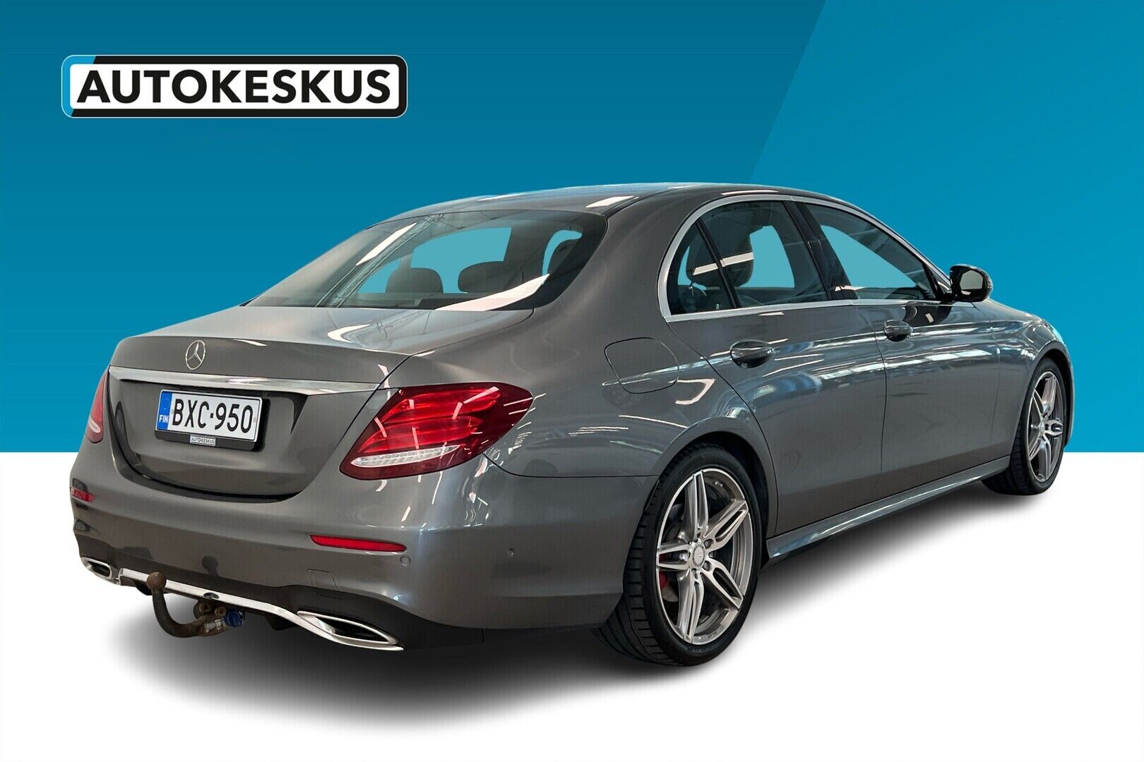 Mercedes-Benz E iso kuva 2