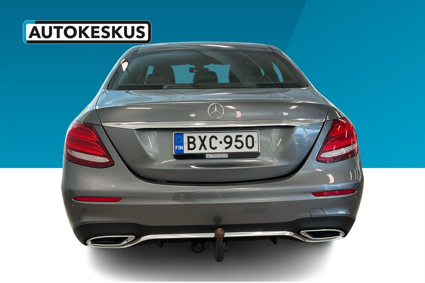 Mercedes-Benz E iso kuva 3
