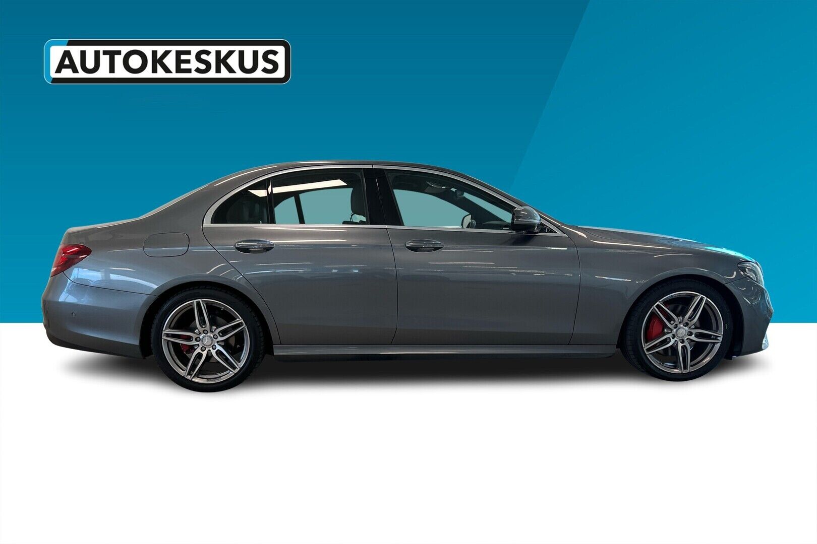 Mercedes-Benz E iso kuva 6