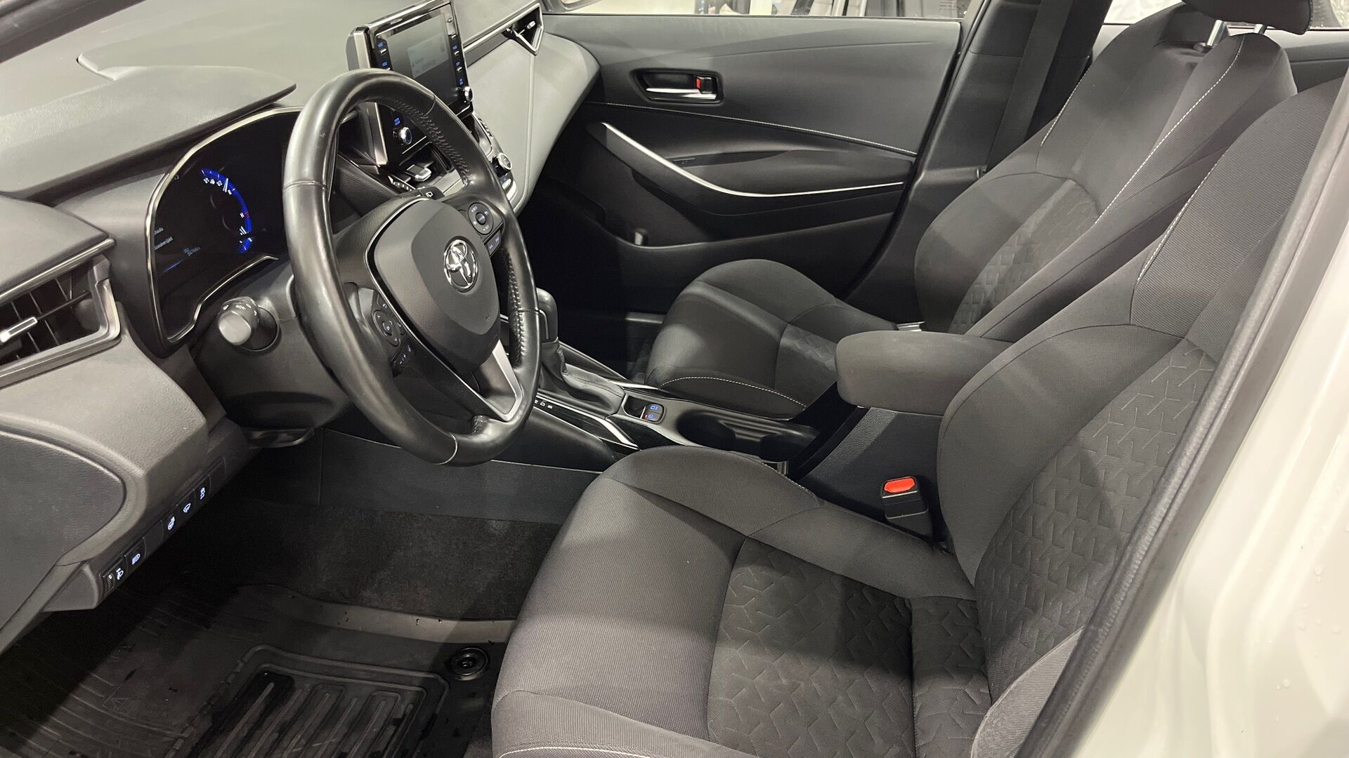 Toyota Corolla iso kuva 7