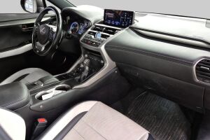 Lexus NX esikatselu 4