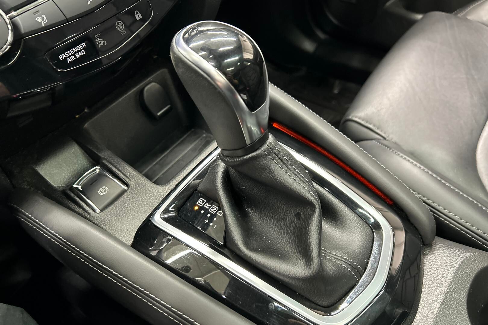 Nissan Qashqai iso kuva 16