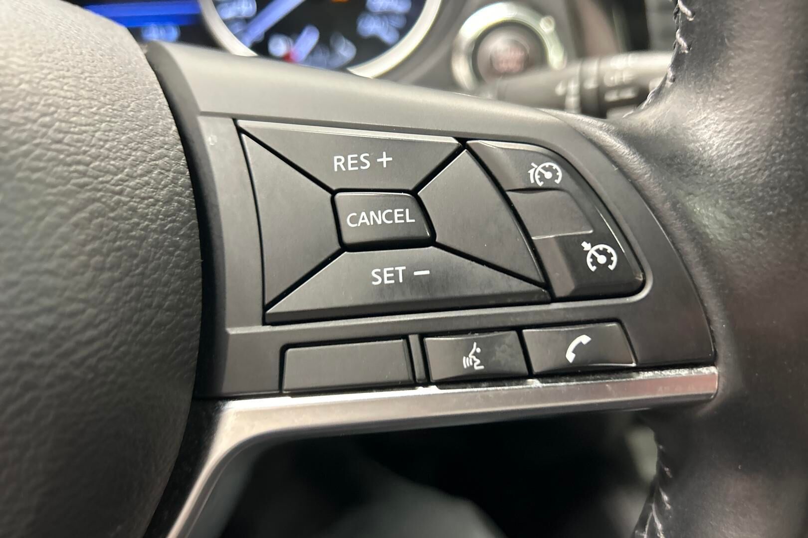 Nissan Qashqai iso kuva 17