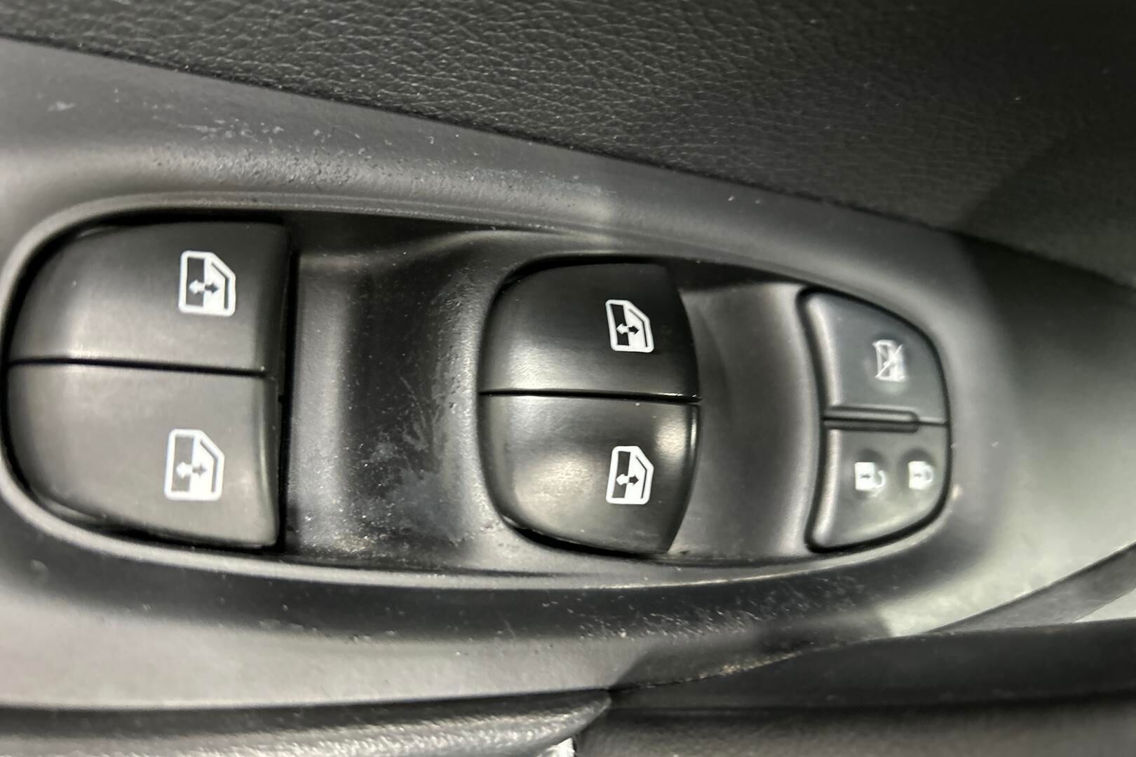 Nissan Qashqai iso kuva 20