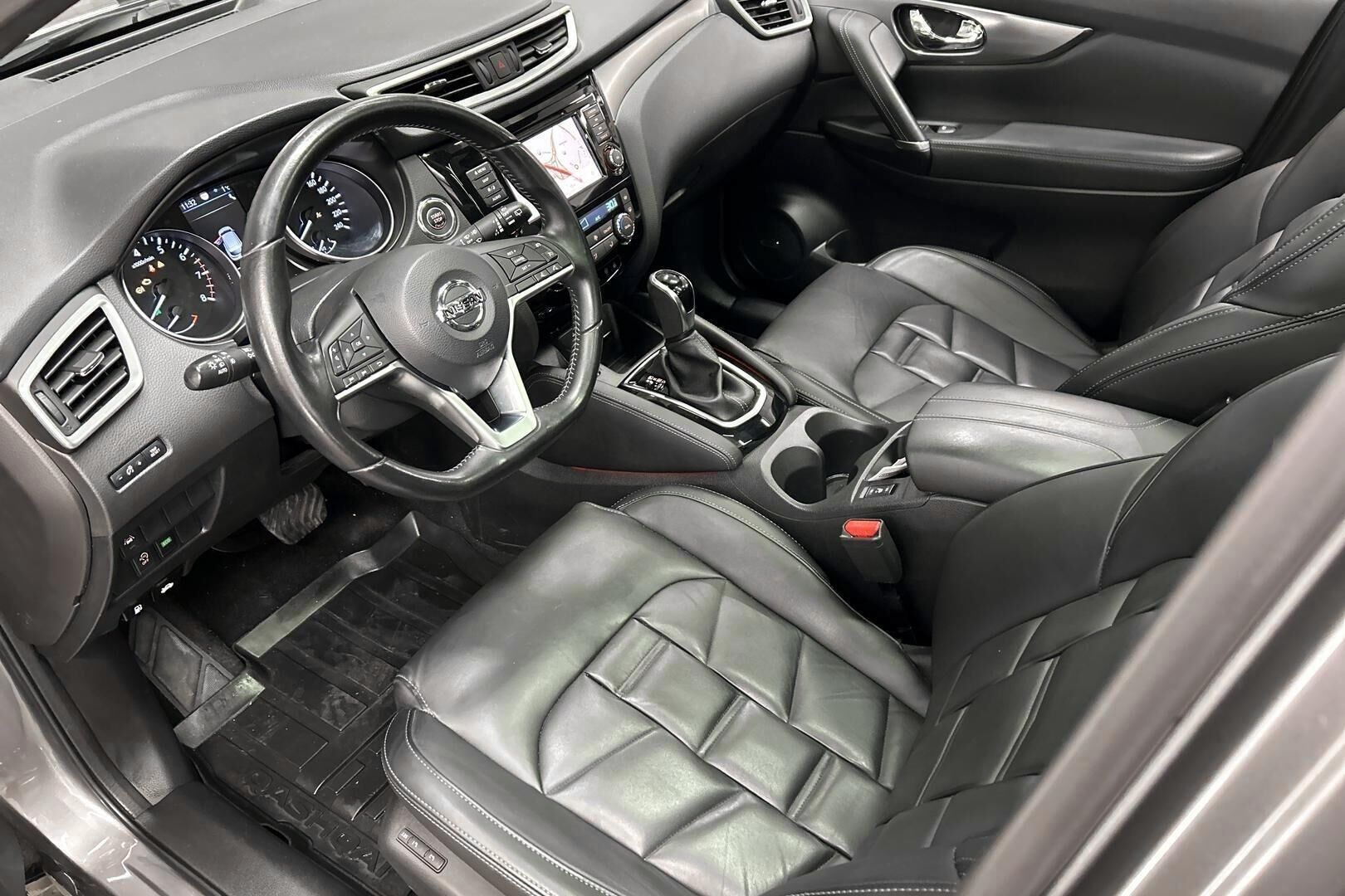 Nissan Qashqai iso kuva 9