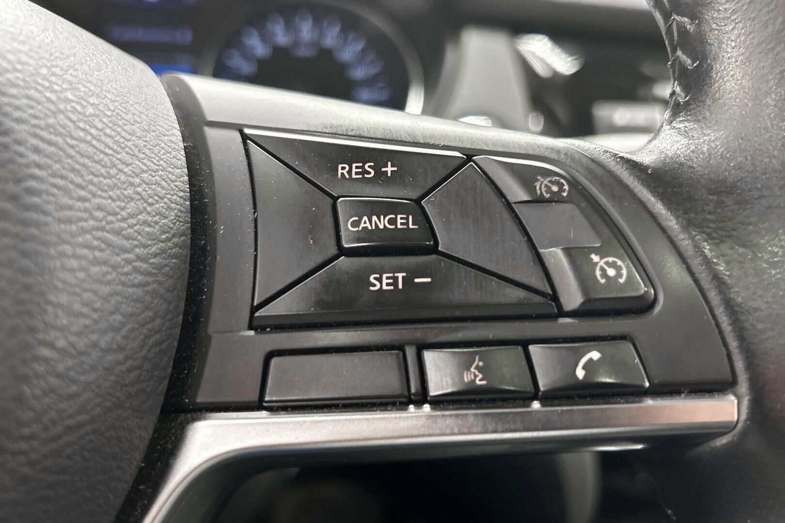 Nissan Qashqai iso kuva 8