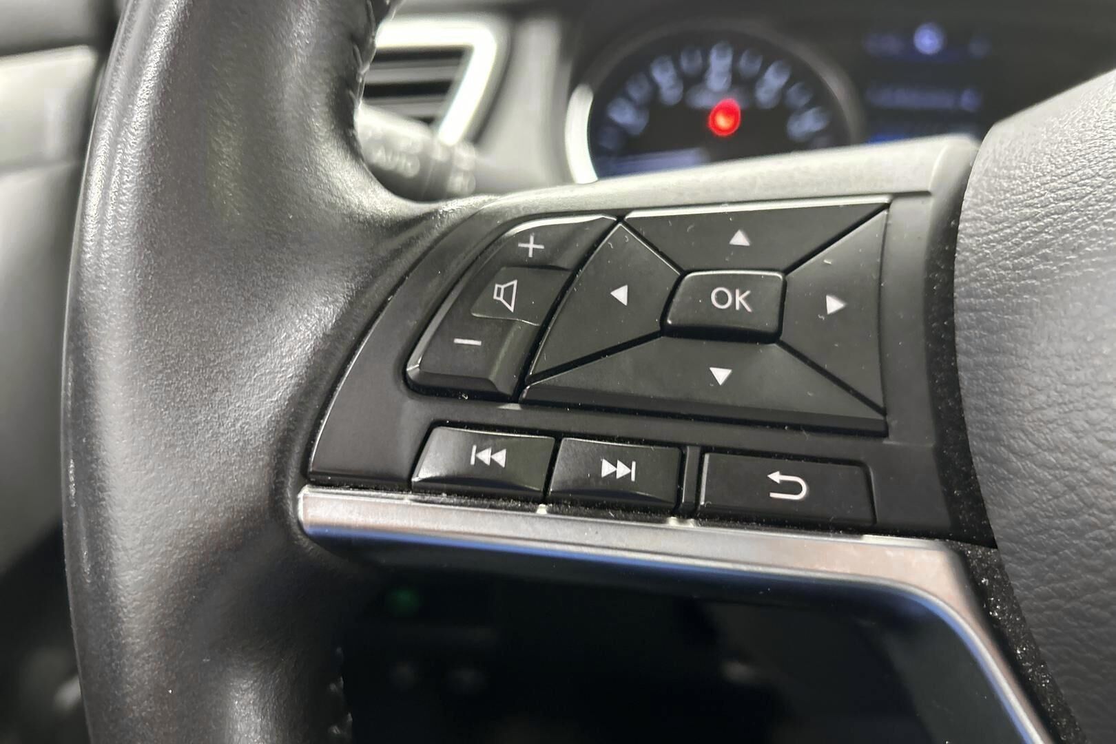 Nissan Qashqai iso kuva 16